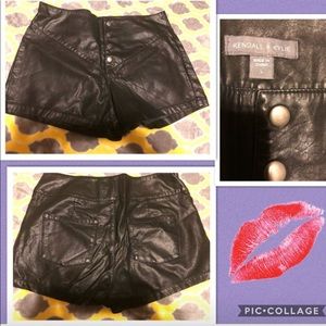 Kendall & Kylie Leather Look shorts size large
